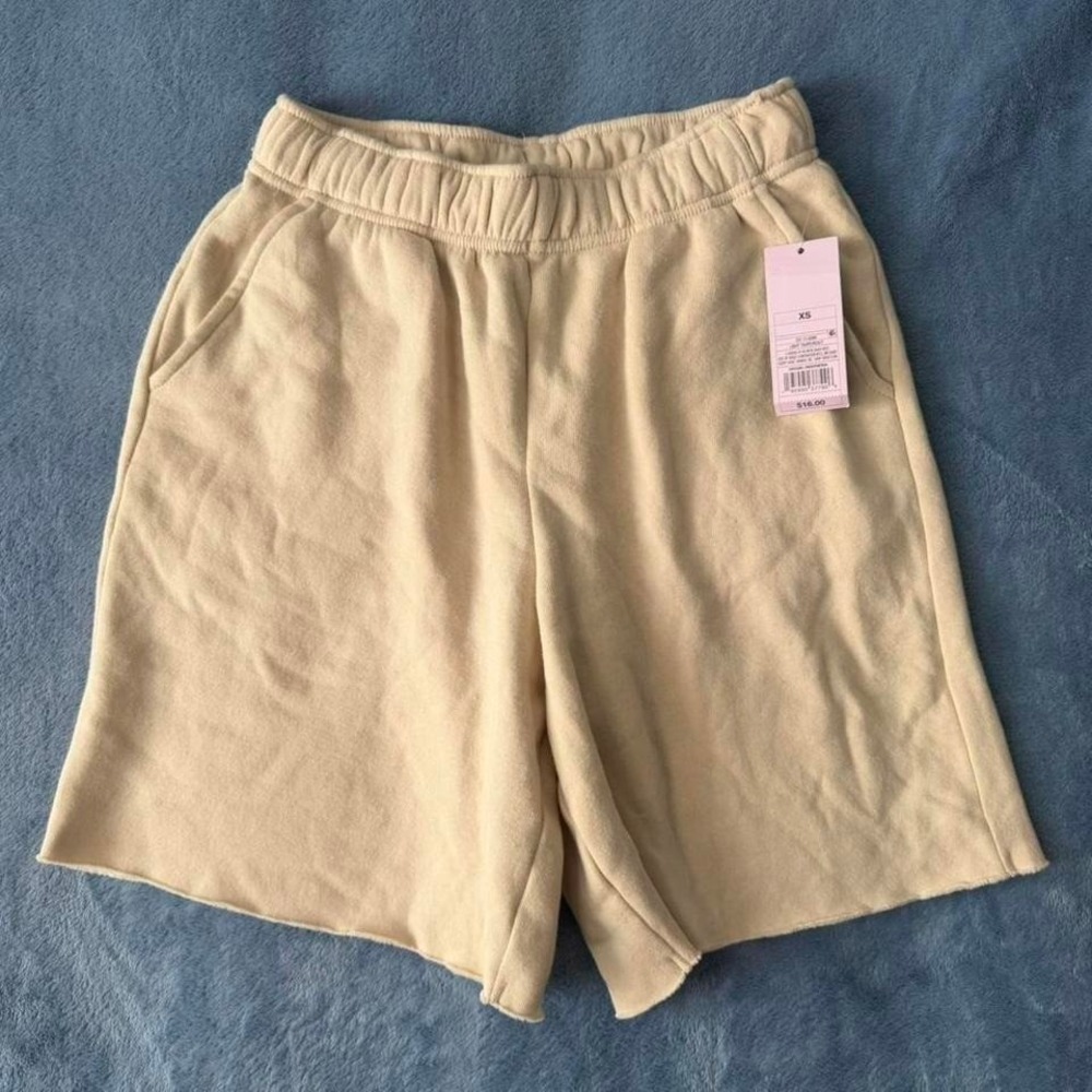 Wild fable cream sweat shorts women Size XS